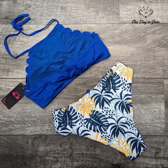 Shekini High Neck Halter Scallop Bikini Swimsuit Size S - Picture 6 of 6